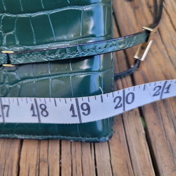 Victoria’s Secret Carryall Tote – Emerald Green Faux Croc, Discontinued 2021 - Picture 9 of 11